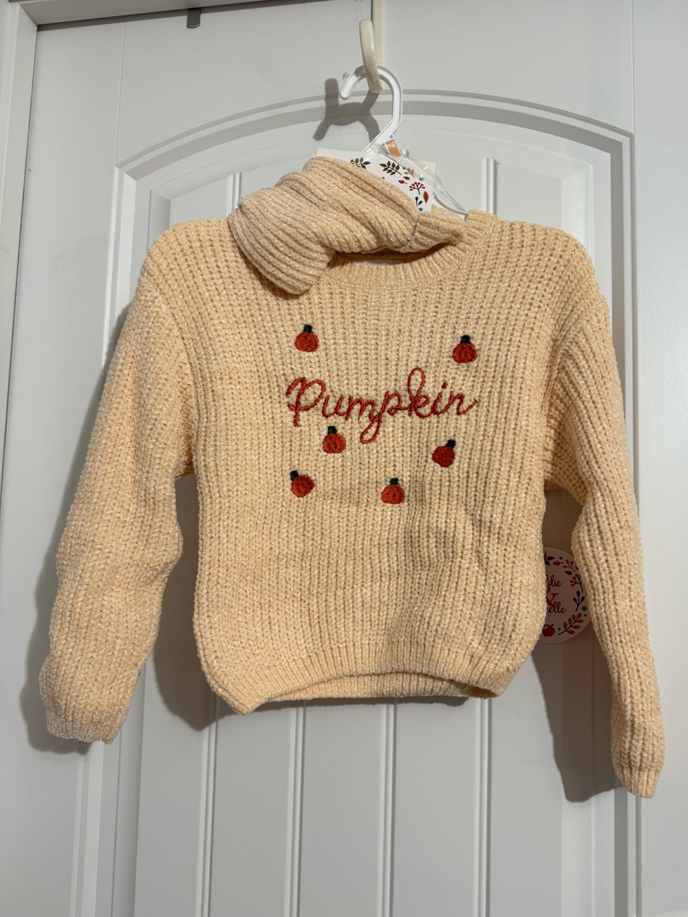 Adorable Maddie & Michelle girls size 4 cream color embroidered pumpkins sweater